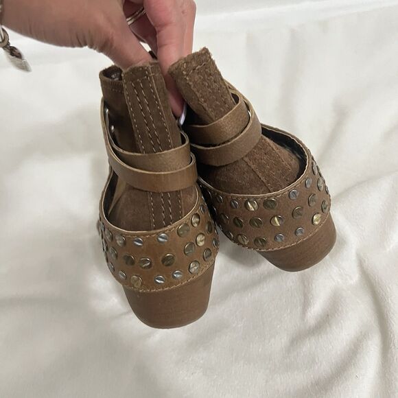 Naughty Monkey Crimson Boots Size 7.5 Brown Leather Studded Straps Western Boho - Picture 3 of 9